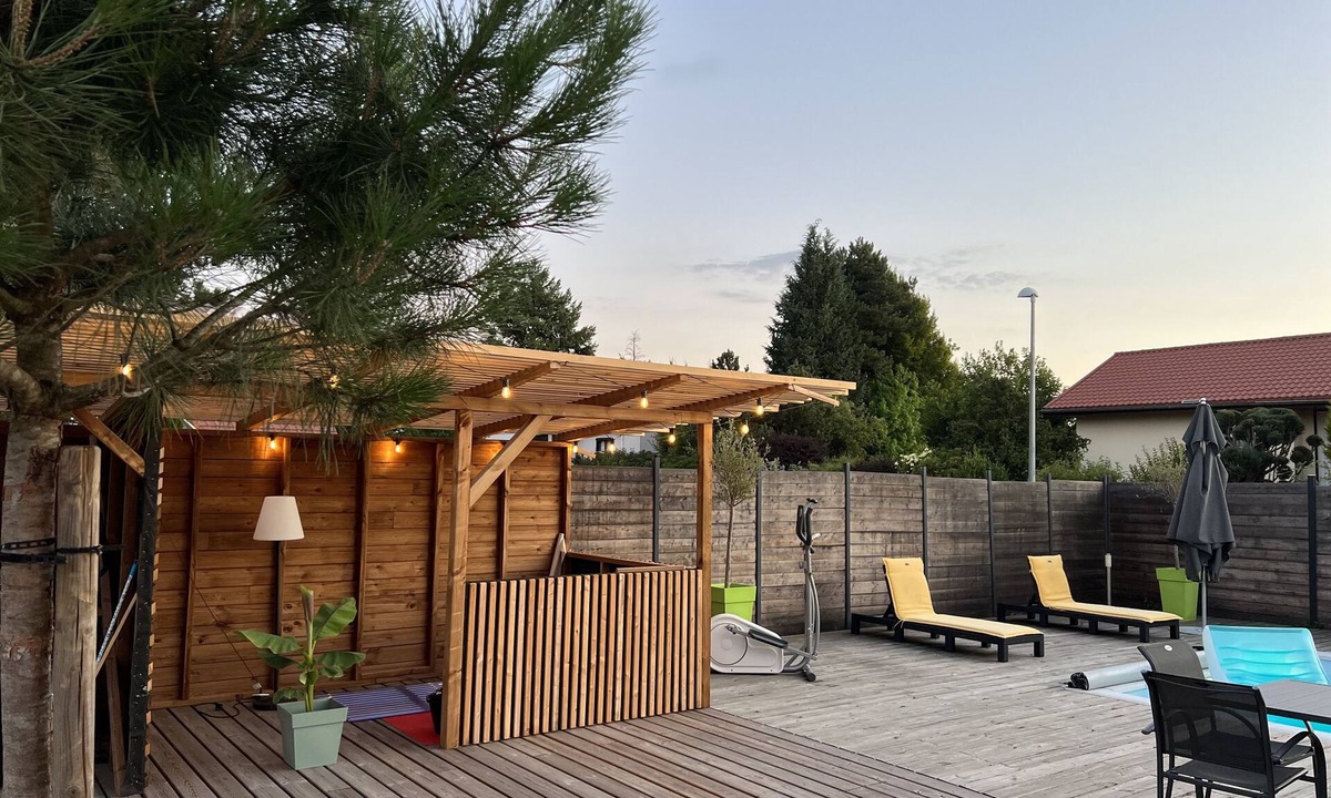 Epinal House | Maison de Vacances , Terrasse, Piscine, Jardin à 2 min de la Ville