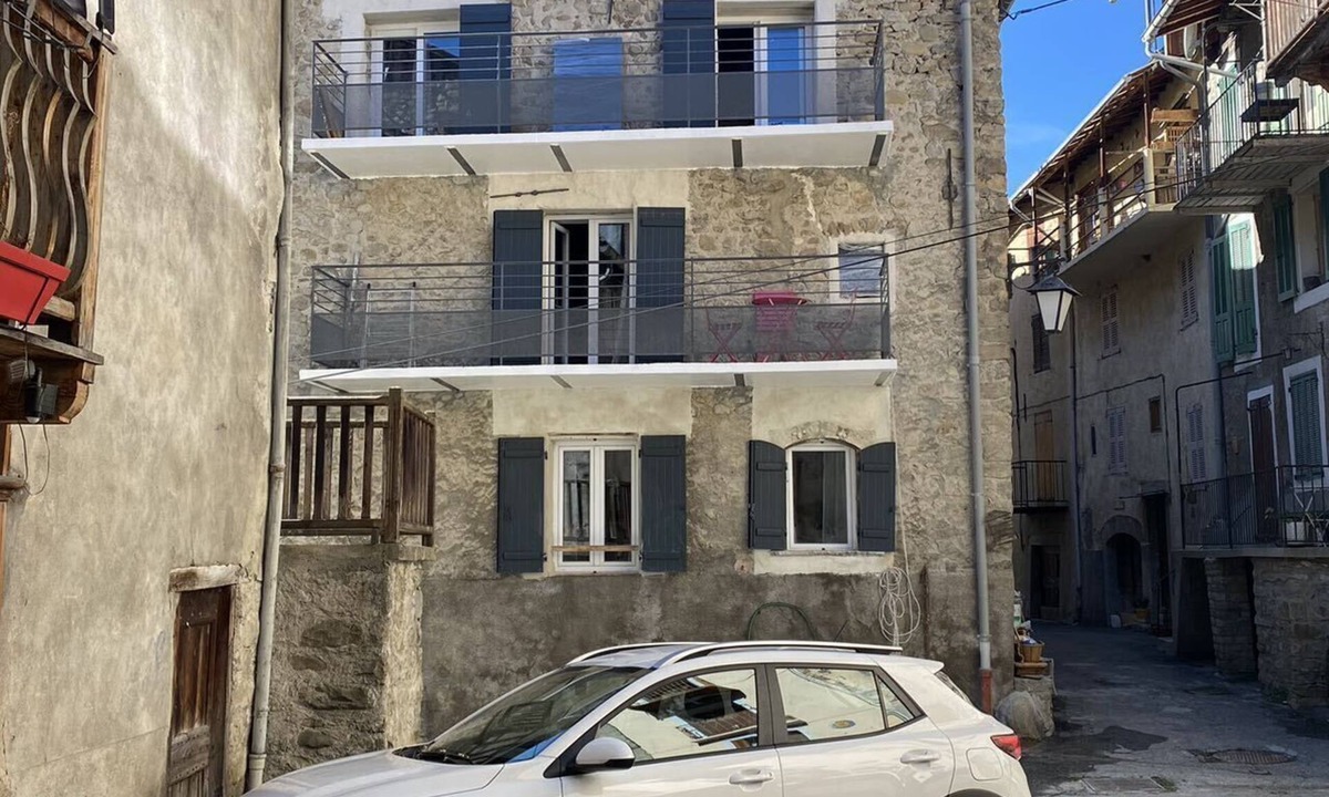 Beauvezer House | Maison de Village de 1802 , Entièrement Rénovée.au Centre de Beauvezer 04370