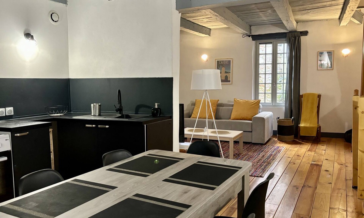 Cahors Old Town House | Maison de Ville Rénovée au Cœur du Vieux Cahors