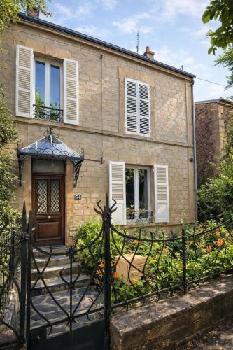 Charleville-Mezieres Apartment | Maison Familiale et Appartement Les Perdrix