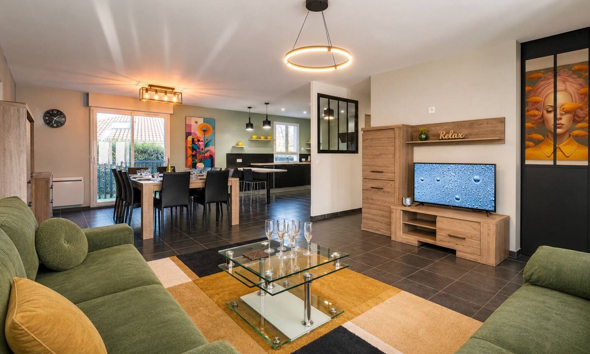 Cormontreuil House | Maison Harmonie, 6 bedrooms, private parking.