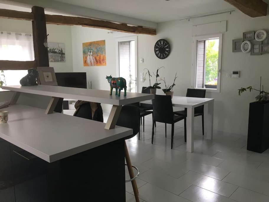Saint-Parres-aux-Tertres House | Maison Indépendante avec terrasse, jardin et petit déjeuner