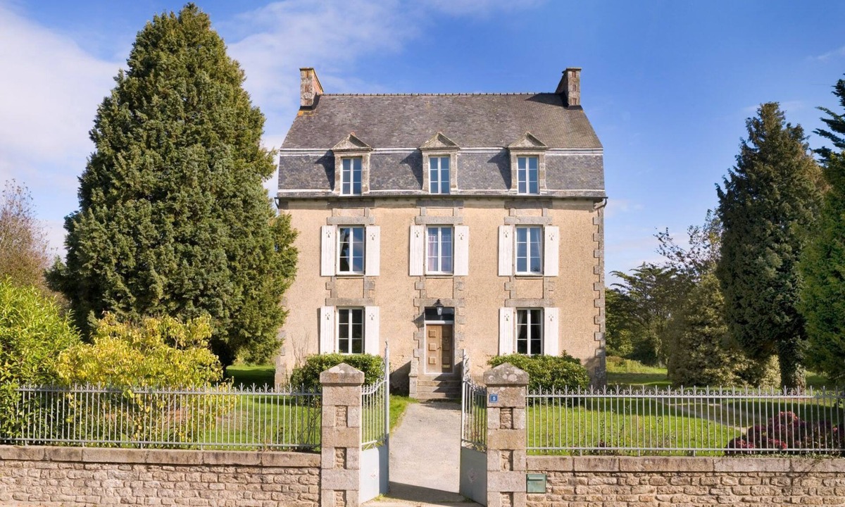 Meneac Villa | Maison Meneac - Four Bedroom Villa, Sleeps 8