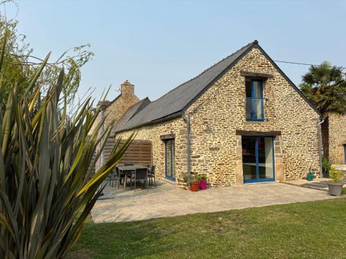 Plouer-sur-Rance House | Maison Onze - Havre de Paix Spacieux au Calme