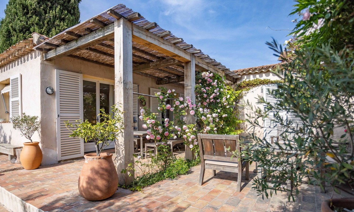 Porquerolles Ski Chalet | MAISON PERGOLA, PORQUEROLLES