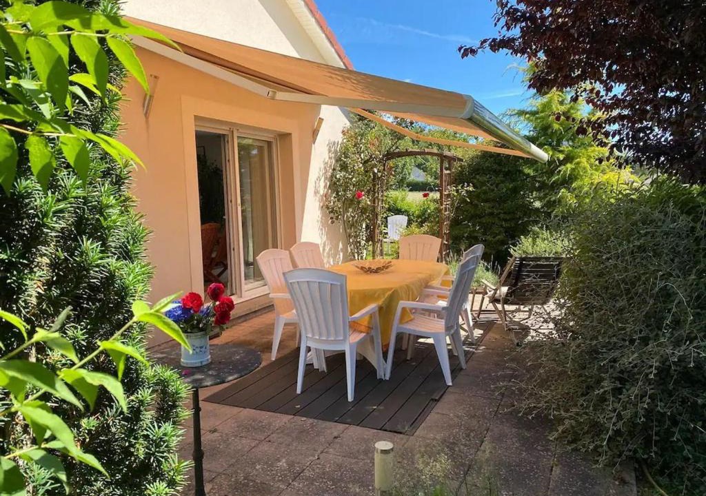 Dounoux House | Maison Plain-Pied à 10 min d'Epinal: Jardin Clos, BBQ, WIFI, Draps et Ménage Inclus - FR-1-589-606