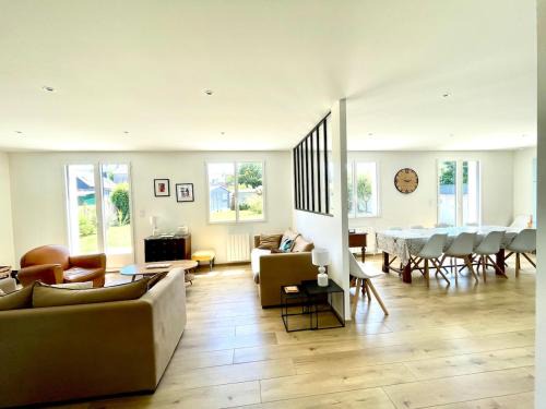 Ploubalay House | Maison rénovée en centre-ville, à 5 min des plages