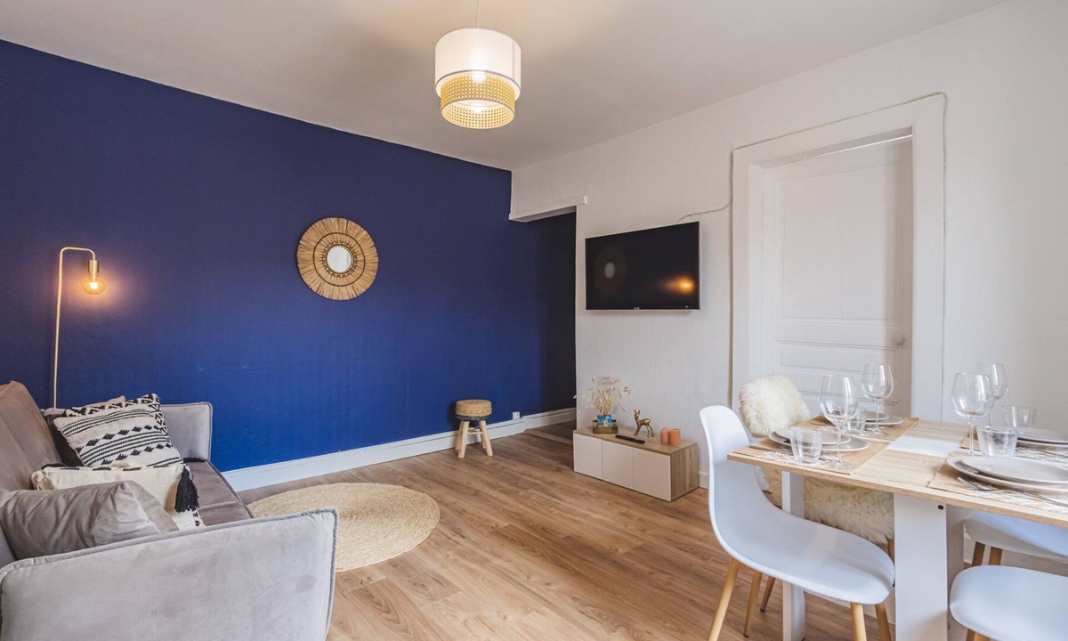 Reims Apartment | Majorelle - Peaceful 2 bedrooms - Near train station
