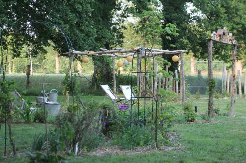 La Chapelle-Chaussee Bed & Breakfast | Manoir de l'Alleu