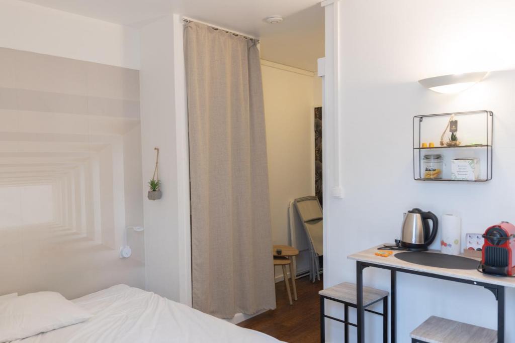 Sainte-Savine Apartment | MANON Studio avec PARKING à 10min du Centre