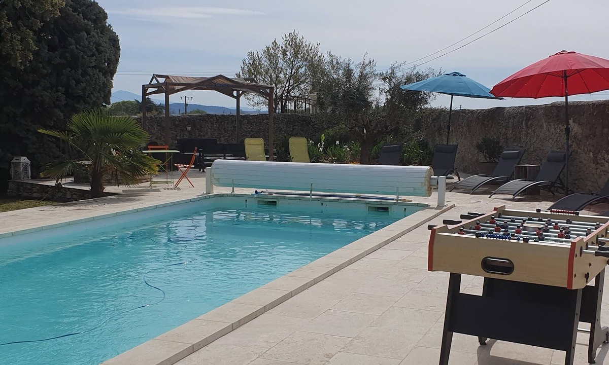 Pont-Saint-Esprit House | Mas de la Tontine Avec Piscine 4/10 Personnes au Porte de L'ardèche
