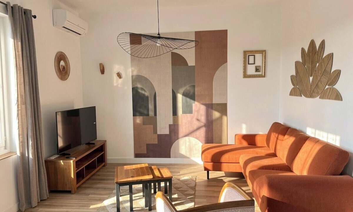 Saint-Gilles House | Mas Girard: Panoramic Terrace in the Camargue