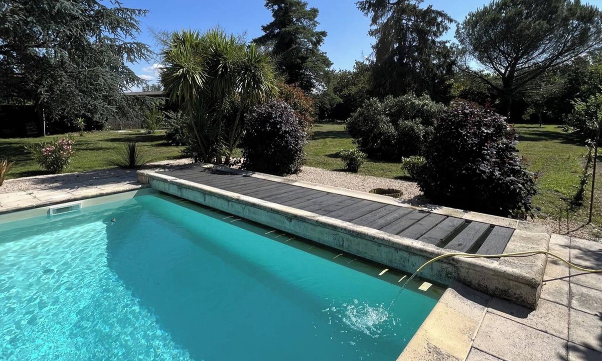 Gensac House | Maubourguet Villa - Sleeps 10 - Pool & Games