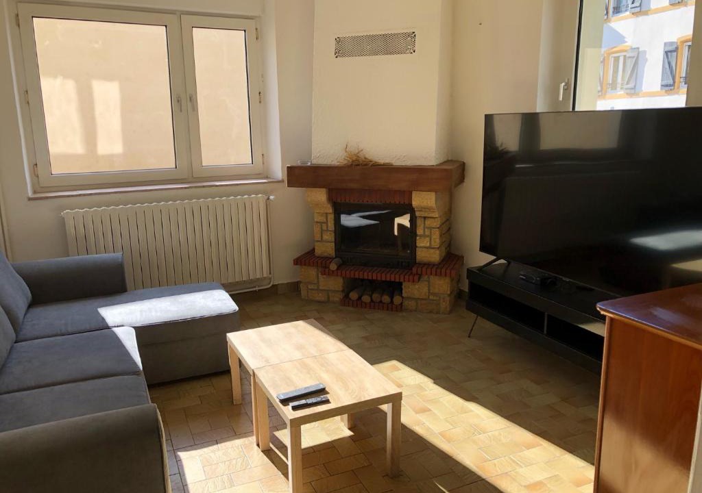 Jouy-aux-Arches Apartment | Metz Sud - A31 - Appartement rénové - 2 ch - 80 m2 - Entre Nancy et Luxembourg - Waves