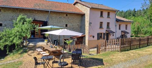 Bertignat Other | Mini camping La Maison Rose