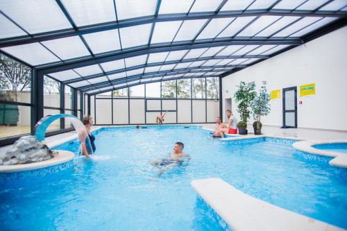 Villers-les-Nancy Other | Mobil Home XXL 4 chambres - Camping Le Brabois