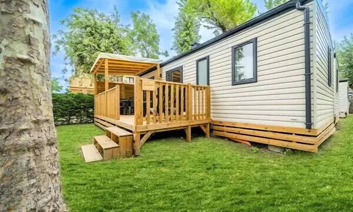 Lancieux House | Mobile Home | Comfort | 3 Bedrooms | 6 Guests | Raised Deck | A/C