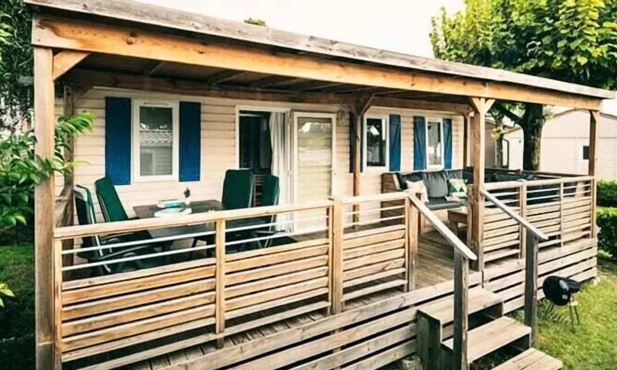 Guerard House | Mobile Home | Comfort | 3 Bedrooms | 6 Guests | Raised Deck | A/C