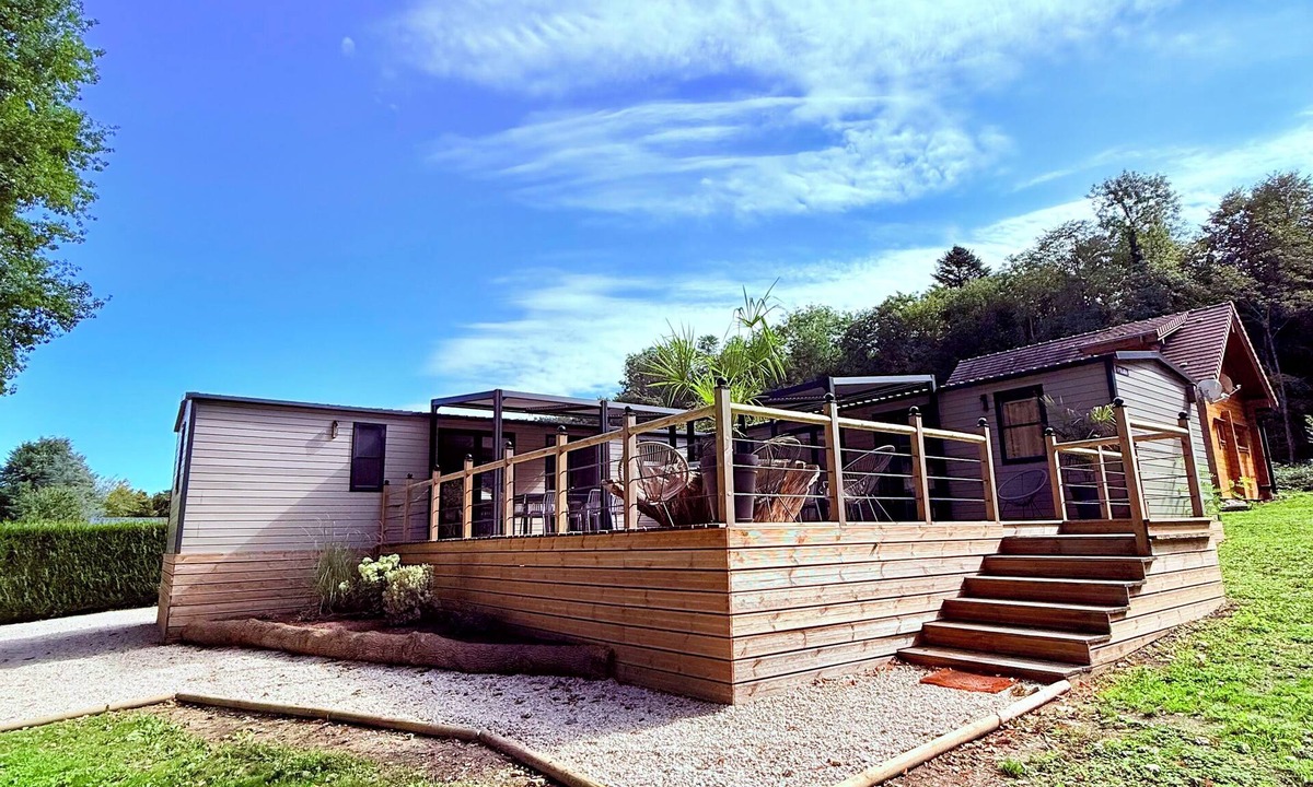 Neuvy House | Mobile home complex in the Château de Nogentel residential leisure park!