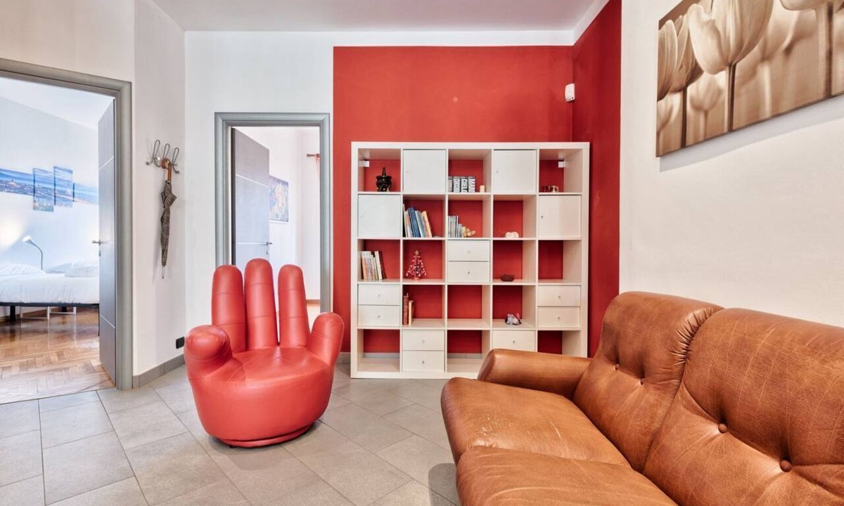 Vanchiglietta Apartment | Modern and bright apartment perfect for 5 people, located in Vachiglietta district, on the outskirts of the historic center, which can be easily reached by public transport in 10 minutes or a 20-minute walk along the Po river. In addition to being well c