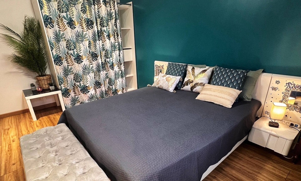 Maizieres-les-Metz Bed & Breakfast | Modern en-suite guest room in new house.