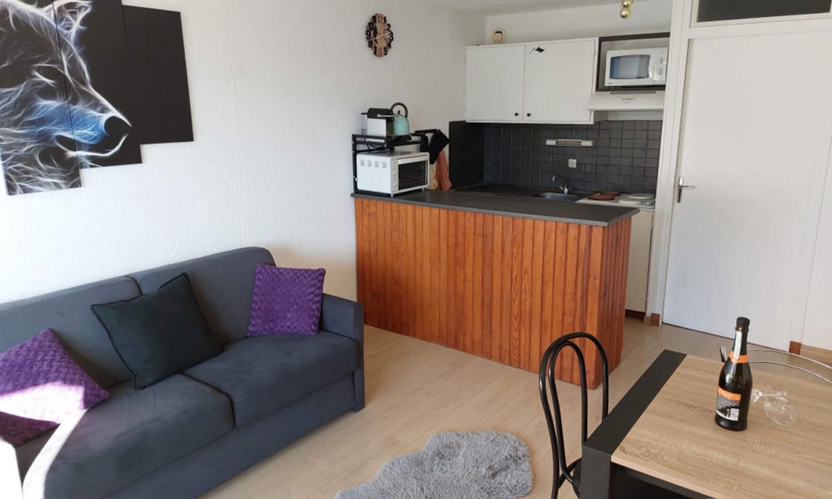 Pra Loup Apartment | Modern studio in Pra-Loup with balcony and family comfort