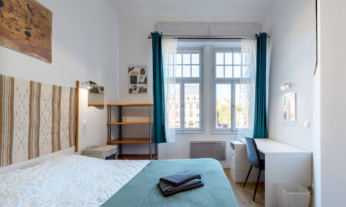 Nouvelle Ville Apartment | Mondon 3 Arcades – 3 Bedrooms, 2 Showers, Up to 8 G