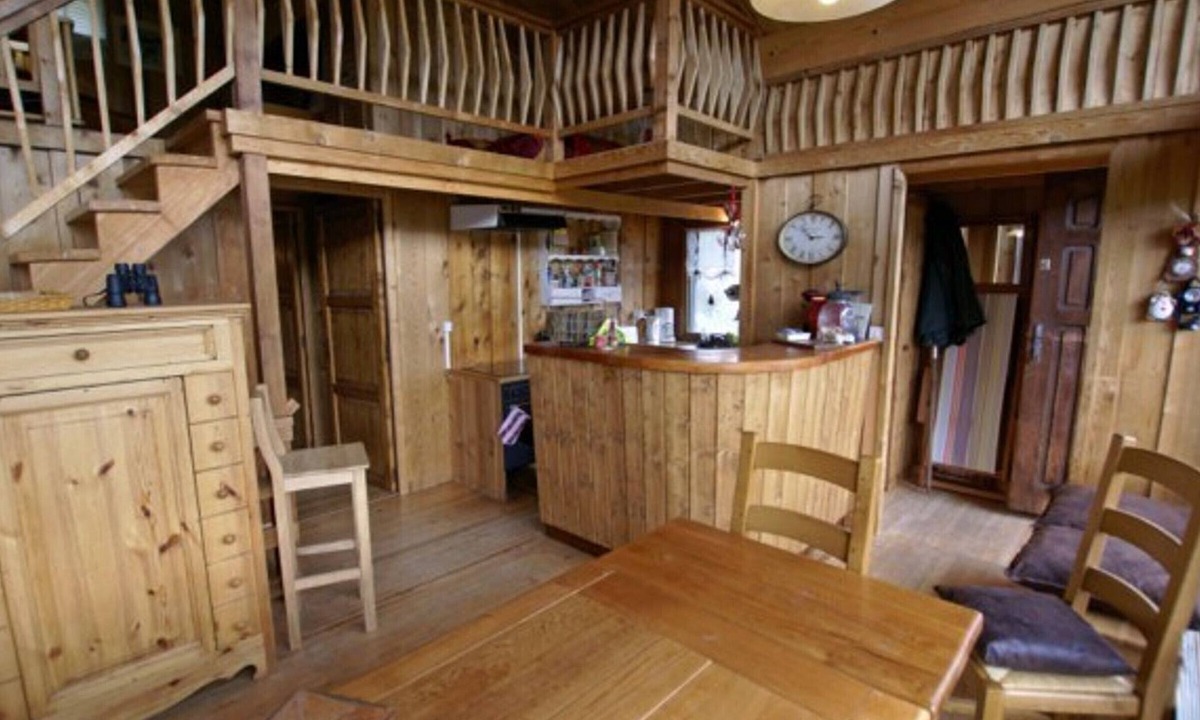 Enchastrayes Ski Chalet | Mountain chalet near ski resort, fireplace, sleeps 10