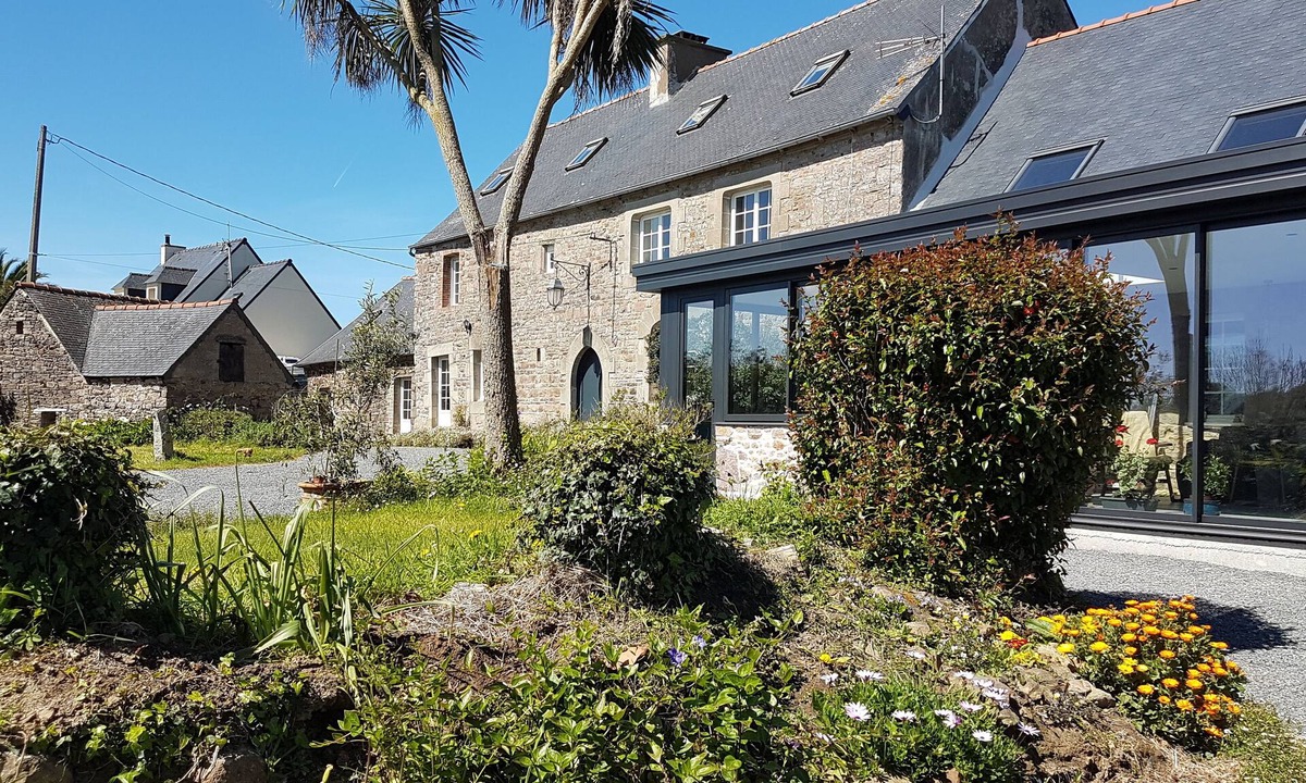 Yvias House | Near Paimpol and the coast, total relaxation in a quiet, vast renovated Breton farmhouse