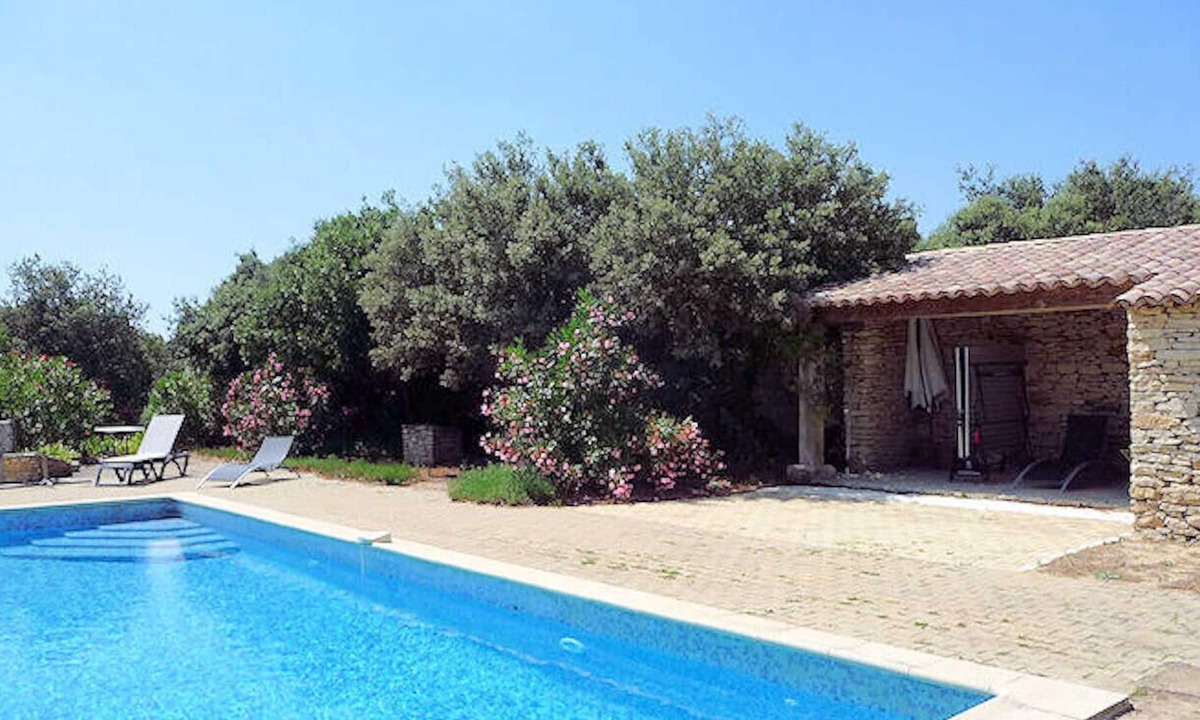 Saint-Quentin-la-Poterie Villa | Near Uzès, stone house with big private pool and tennis (shared use)