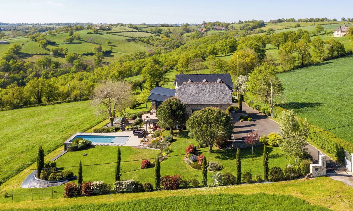 Compolibat House | New: Le Havre du Py, 230m² nestled in the heart of the fields