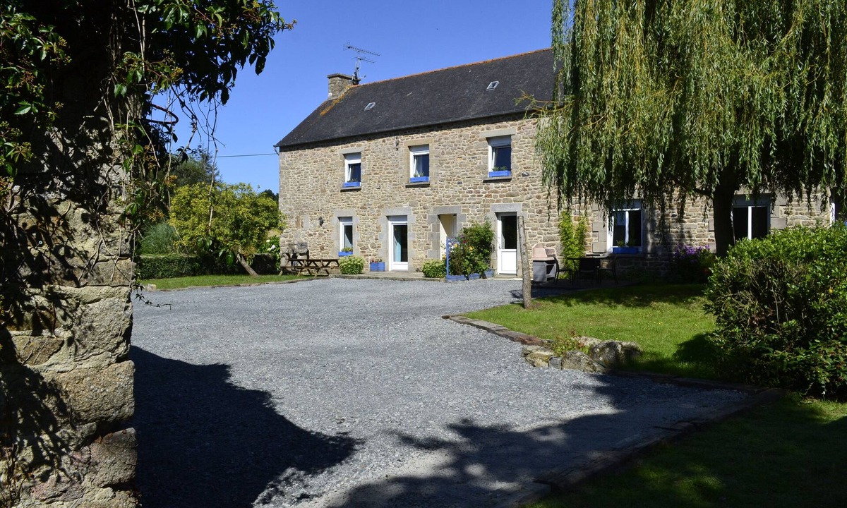 Landehen House | NEW: Lovely large farmhouse in Brittany. Private heated pool + Wellness Retreat.
