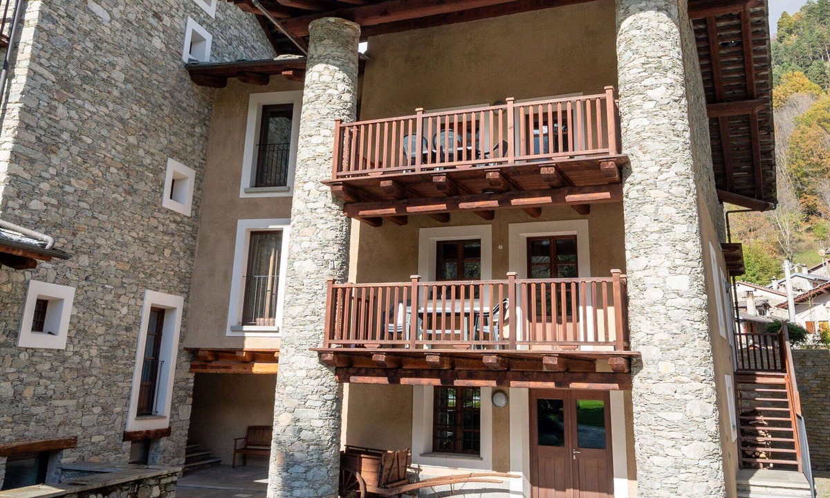 Sampeyre Apartment | Nice apartment for 4 guests with WIFI, pool, TV and terrace