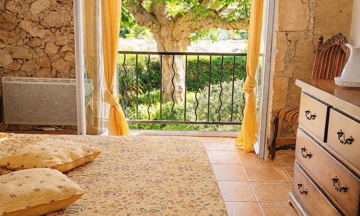 Cabannes Cottage | Old Mas in Provence with swimming pool