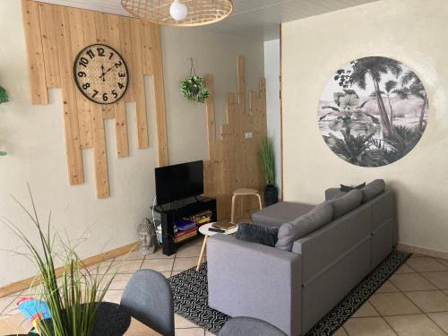 Bogny-sur-Meuse House | Olivine , Chaleureuse & cocooning