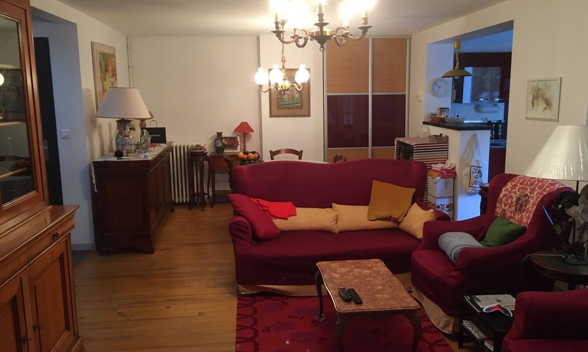 Pamiers Apartment | On the banks of the canal surrounding the town center, very bright apartment