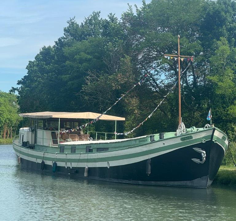 Castelsarrasin Boat Rental | Péniche GEMJO - Chambres d'hôtes