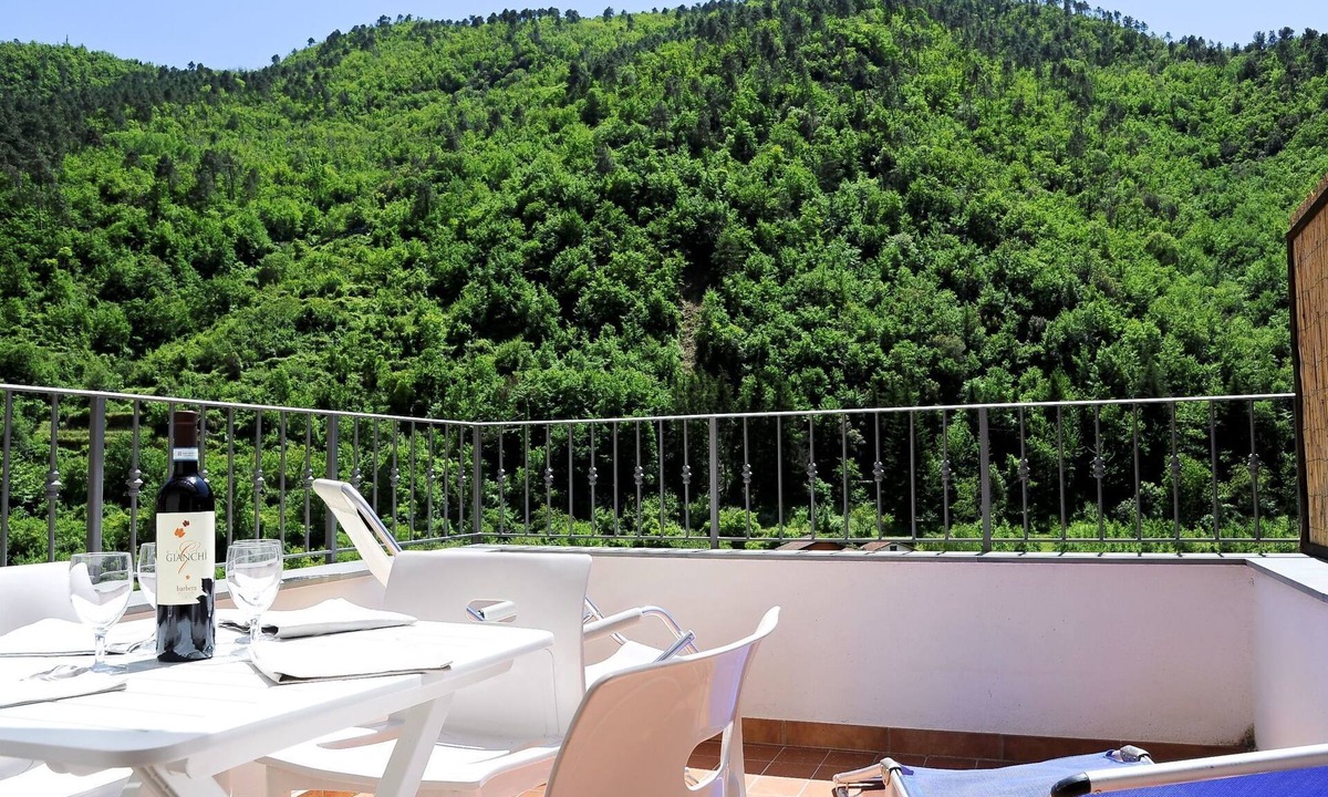 Pigna Apartment | Panoramawohnung mit Balkon und Terrasse by Interhome