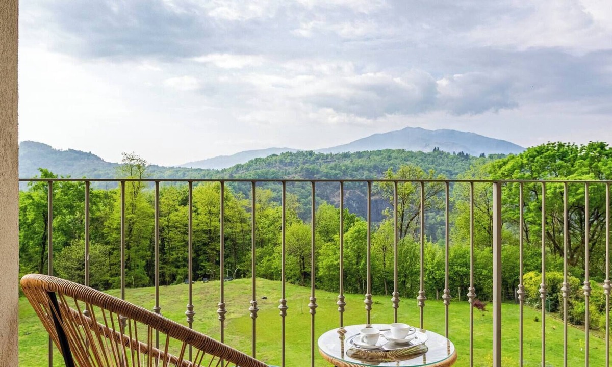 Comero House | Panoramic house 360° | 150sqm | 5 min from Lake Maggiore | Street parking