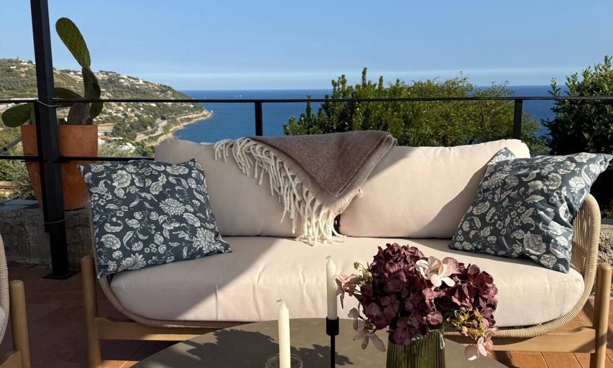 San Lorenzo al Mare House | Panoramic sea views - Stylish end terraced house with private garden-1km to the sea