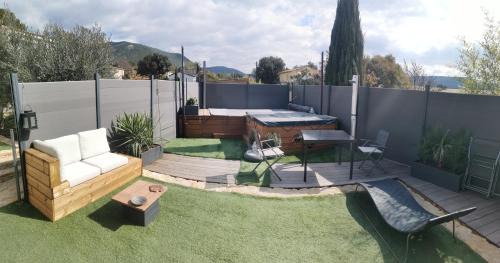 Le Puyricard Bed & Breakfast | paradis pour deux