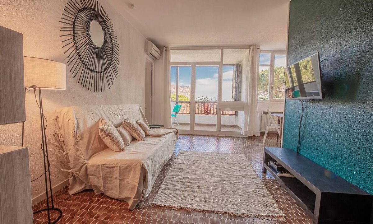 Cassis Apartment | PEPSI CASSIS - by Winkyhouse