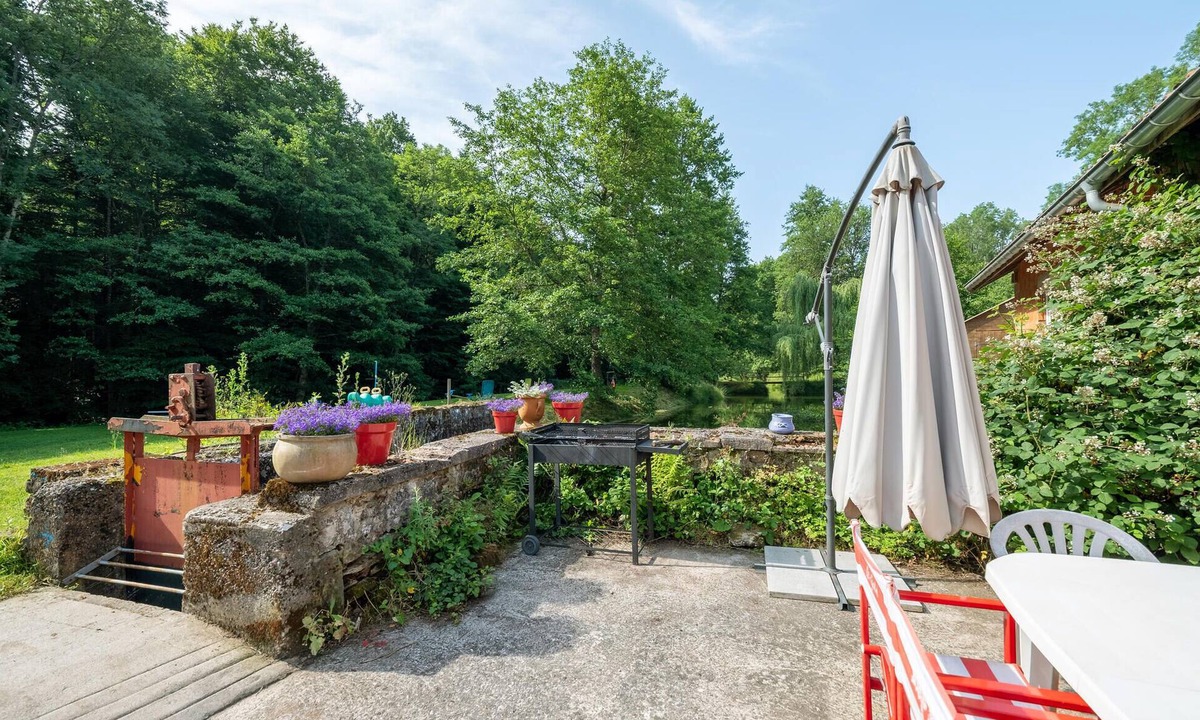 Escles House | Pet friendly home in Escles with WiFi