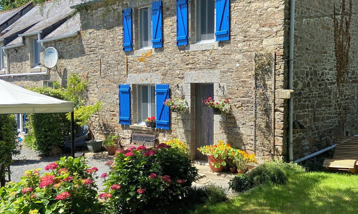 Plouguenast House | Pinabre - Rural farmhouse with great access to walking and cycling routes