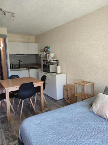 Saint-Lary-Soulan Apartment | Pla d' Adet, appart 4 personnes Résidence le Grand Stemm , station de ski Saint Lary , pieds des pistes et randonnées