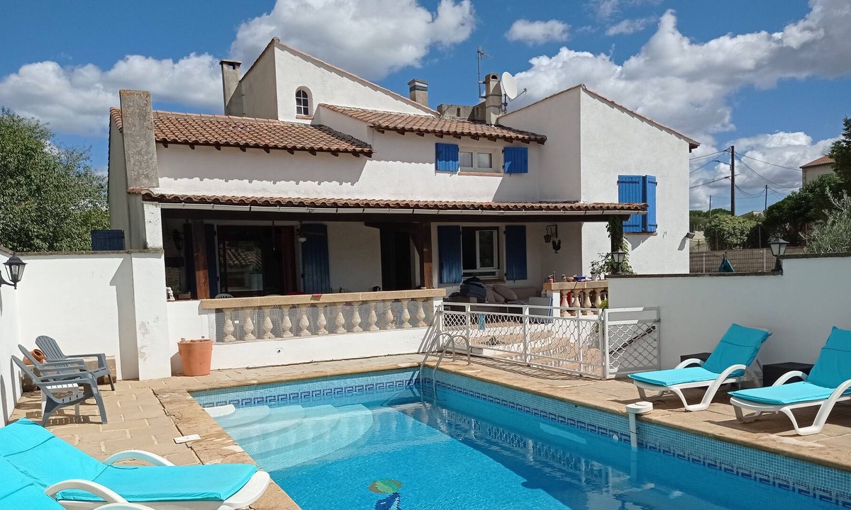 Ledenon Villa | Pleasant family villa in the south for 10.12 p, sun and pool guaranteed