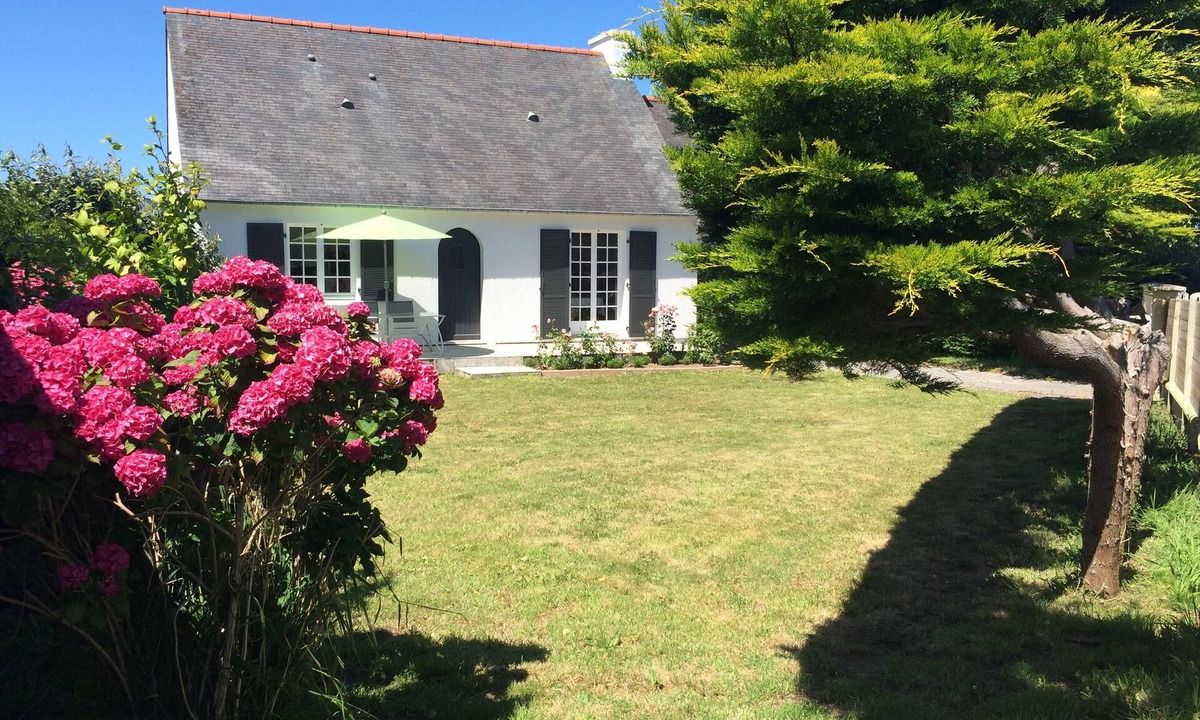 Tredrez-Locquemeau House | Pleasant ground floor villa for 4 people 60m from the sea