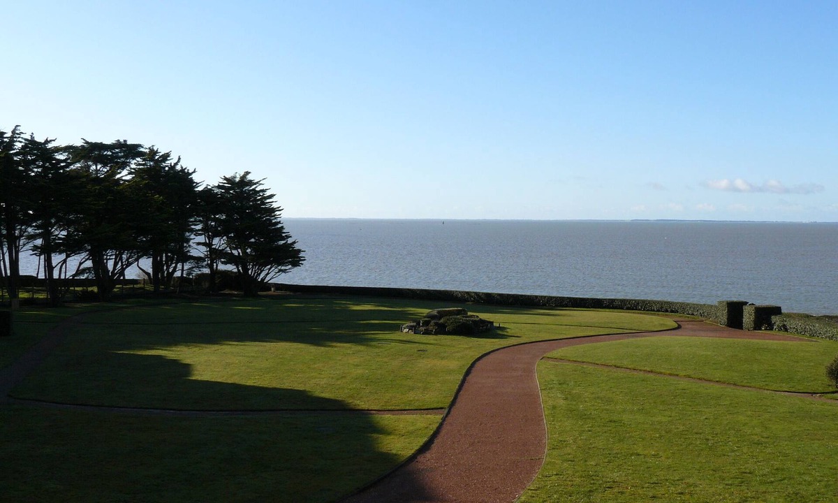 Pornic Apartment | PORNIC T2 facing and sea view beach 50m, Thalasso 300m