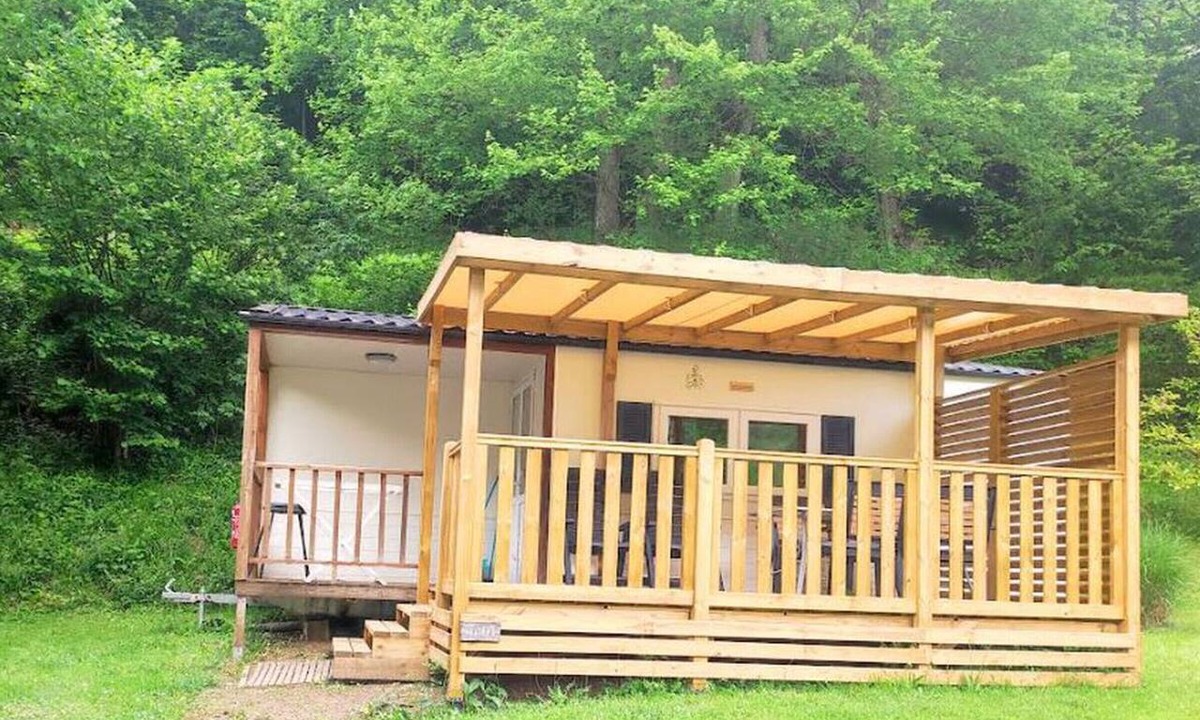Estaing House | Practical mobile home, pets welcome - 4 guests