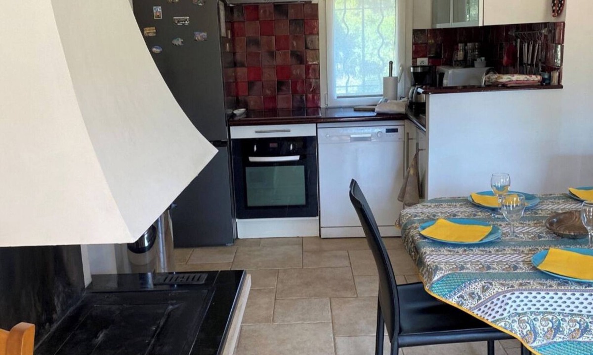 Sollies Pont House | Pretty villa among fig trees in a quiet, scattered settlement